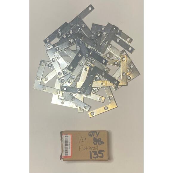 33 pcs New 2"x2" Flat Corner L-Shapped Brackets, Right Angle Braces & 135 Screws - Picture 2 of 3